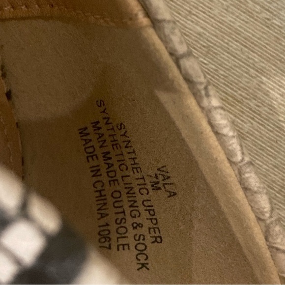 STEVE MADDEN Sz 7 Vala In  Snake Gold Pointy Toe Slip On Stilettos Heels Pumps - Picture 10 of 10